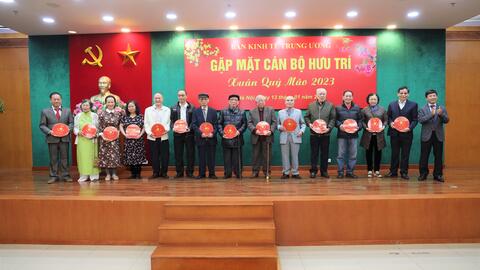 Ban Kinh tế Trung ương tổ chức gặp mặt cán bộ hưu trí miền Bắc nhân dịp năm mới Quỹ Mão 2023