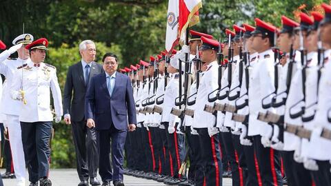 Thủ tướng Singapore Lý Hiển Long chủ trì lễ đón Thủ tướng Phạm Minh Chính