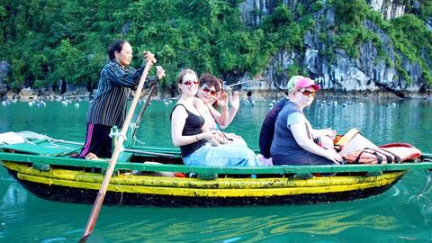 Không mở cửa thị trường du lịch quốc tế bằng mọi giá