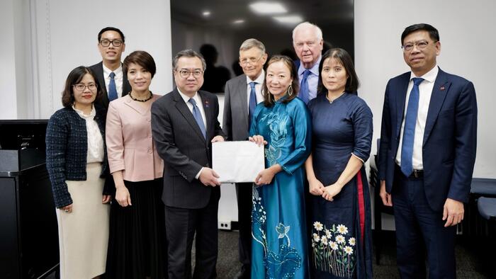 Trưởng Ban Chính sách, chiến lược Trung ương làm việc với  lãnh đạo Đại học Columbia