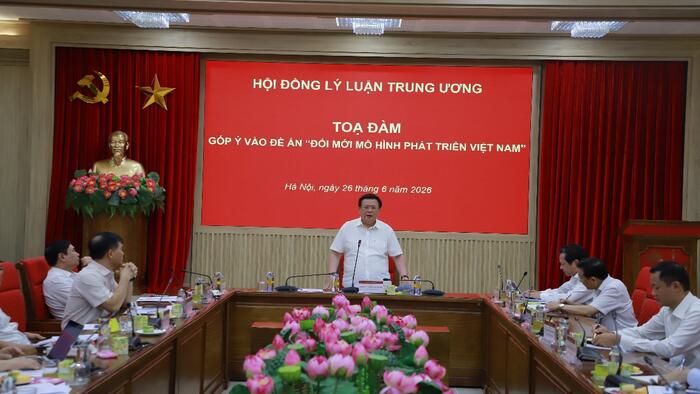 Phó Trưởng Ban Chính sách, chiến lược Trung ương Nguyễn Đức Hiển tham dự Tọa đàm của Hội đồng Lý luận Trung ương góp ý Đề án “Đổi mới Mô hình phát triển Việt Nam”