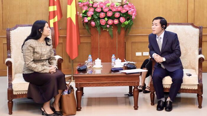 Phó Trưởng Ban Chính sách, chiến lược Trung ương  Nguyễn Văn Phương tiếp Phó Trợ lý Bộ trưởng Thương mại Hoa Kỳ