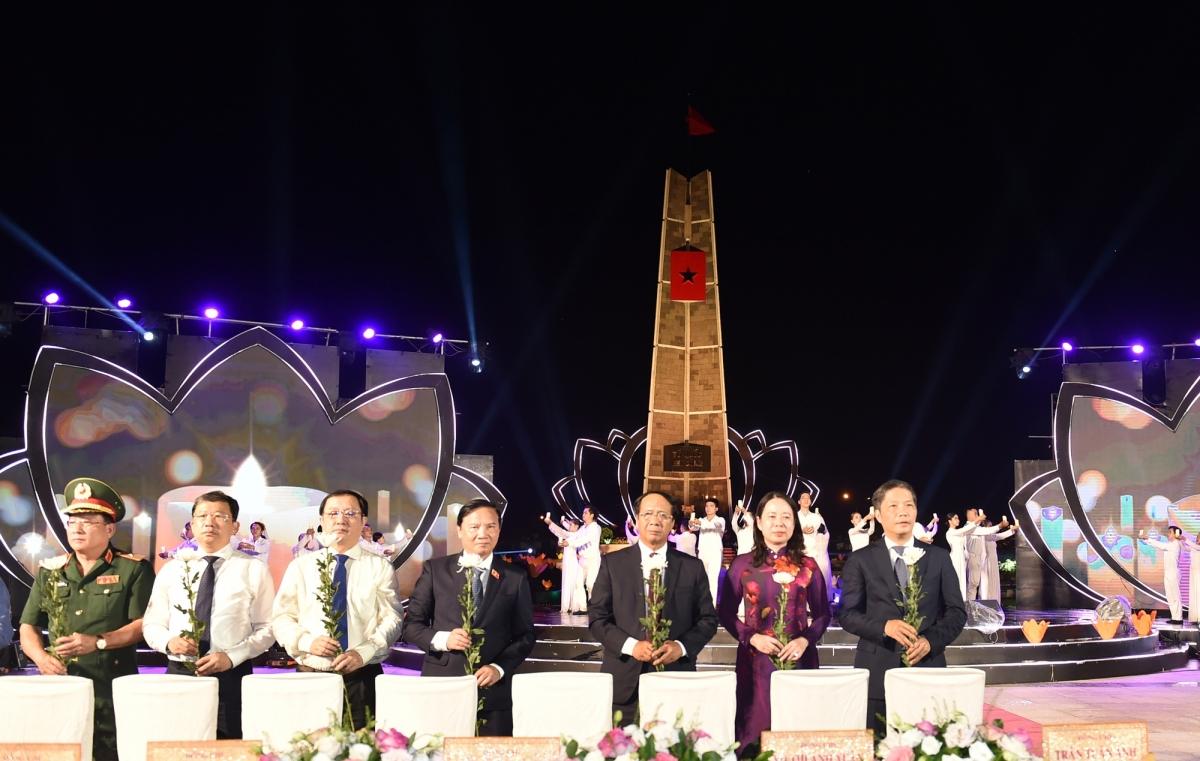 khuc trang ca hoa binh - tri an nhung nguoi nga xuong vi hoa binh cua dan toc hinh anh 7