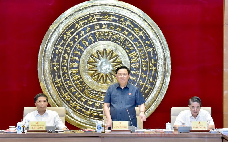 Chủ tịch Quốc hội Vương Đình Huệ làm việc với Ban Chỉ đạo xây dựng đề án về chủ trương, chính sách công nghiệp hóa, hiện đại hóa -0
