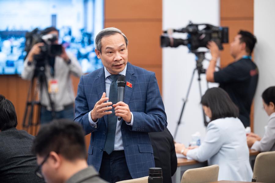 &Ocirc;ng Phan Đức Hiếu cho rằng Luật Đất đai (sửa đổi) vừa được Quốc hội th&ocirc;ng qua c&oacute; 5 nh&oacute;m vấn đề mới quan trọng.
