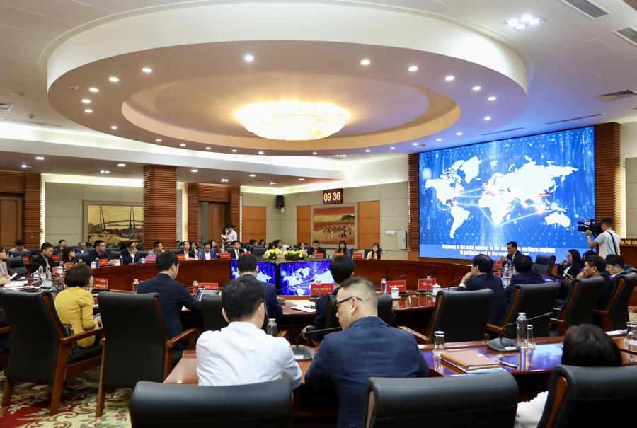 C&aacute;c đại biểu dự Cuộc gặp với&nbsp; Đại sứ&nbsp; qu&aacute;n, Hiệp hội doanh nghiệp v&agrave; doanh&nbsp; nghiệp do UBND TP. Hải Ph&ograve;ng tổ chức s&aacute;ng ng&agrave;y 10/4.