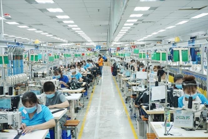 Doanh nghiệp nỗ lực “giữ chân” người lao động